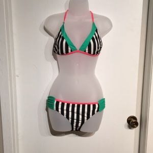 Striped crossback bikini
